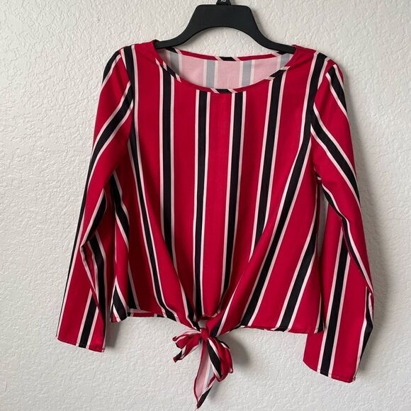 🔵 Woman’s size  small striped  top - Picture 1 of 6